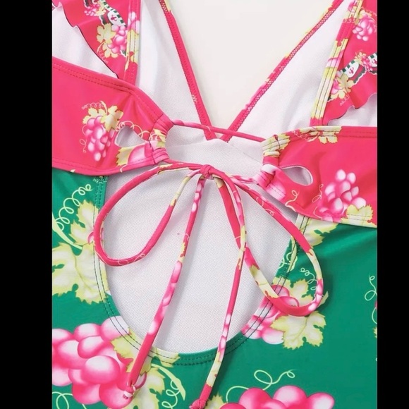 One Piece Swimsuit with coordinating Coverup - Picture 5 of 9